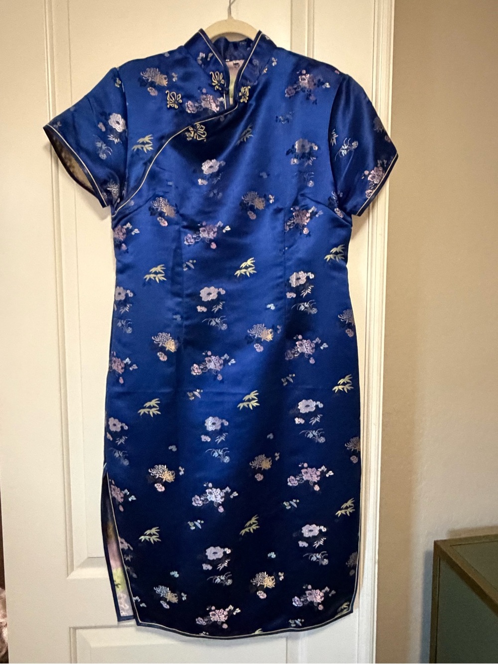 🇯🇵🏯Authentic Japaneese Blue Floral Satin Cheongsam Midi Dress🎎🥢
